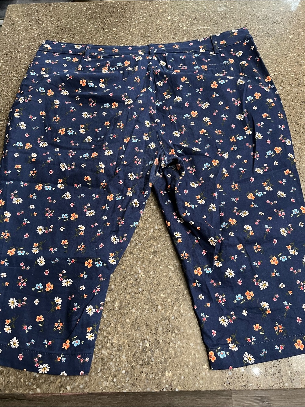 St. John's Bay Navy Floral Plus Size Capri Size 20W Summer Spring Beach Coastal - Picture 9 of 11